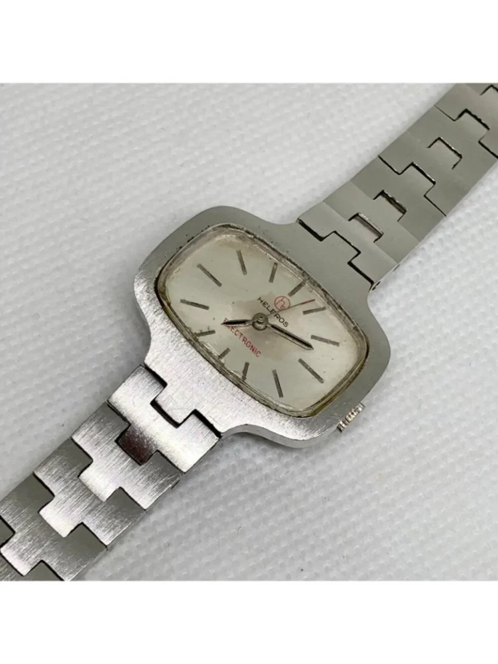 Vintage Helbros Electronic women's watch silver tone 29mm bracelet 6.5” running